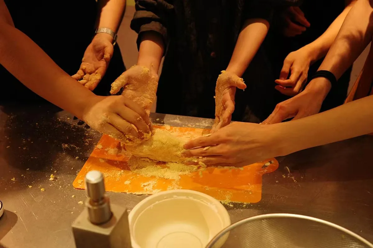 Many hands